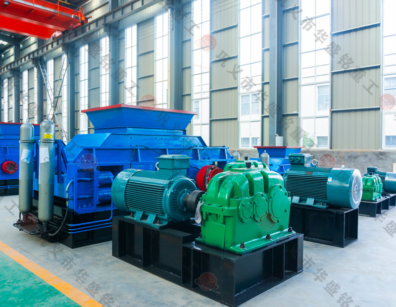 時產(chǎn)100噸米石對輥制砂機(jī)哪個廠家好用？多少錢一臺？