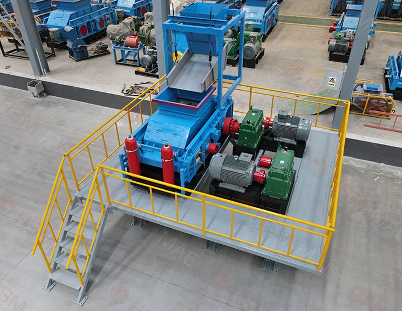 液壓對(duì)輥制砂機(jī)